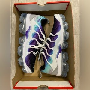 Air vapormax plus size 9 brand new